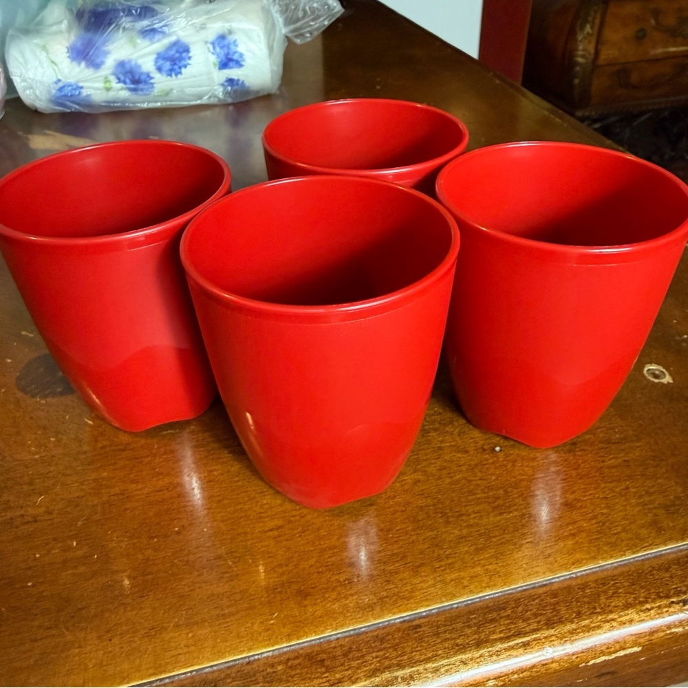 Tupperware Small Tumblers